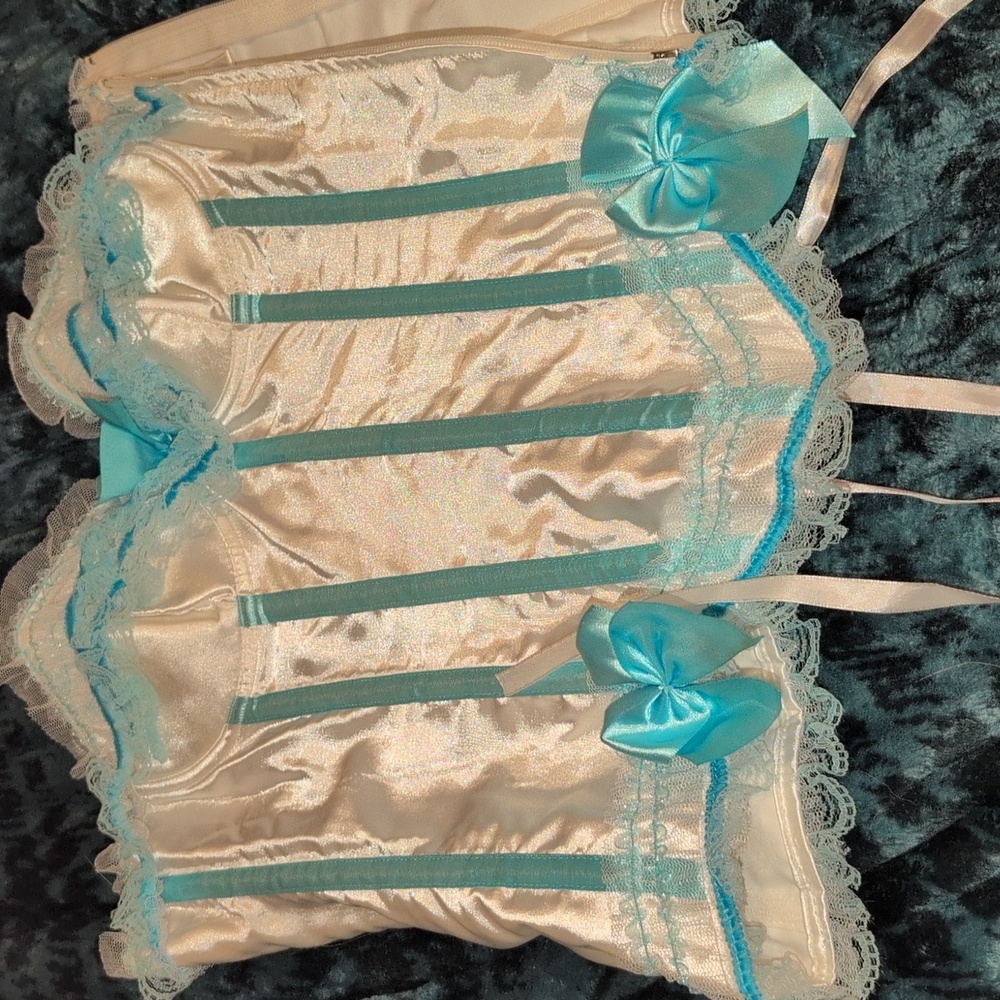 Corset - Picture 6 of 6